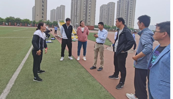 探索双向吸引课堂 发挥思政育人功能——济南西城实验中学体育组开展集体教研活动