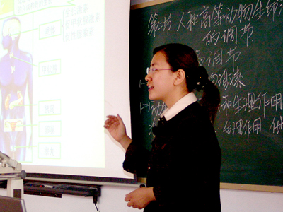 ［图文］青年教师优质课比赛举行：15节课堂堂精彩 人人有招