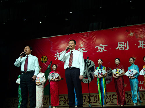 语文组老教师表演的《说唱脸》